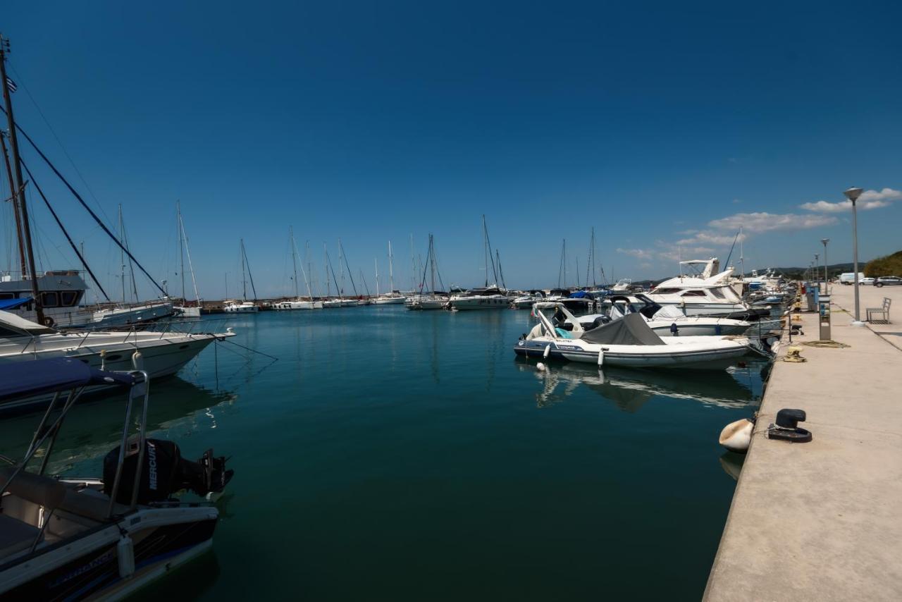 Itaka Familiy Apartments - Halkidiki Suites Com Никити Экстерьер фото